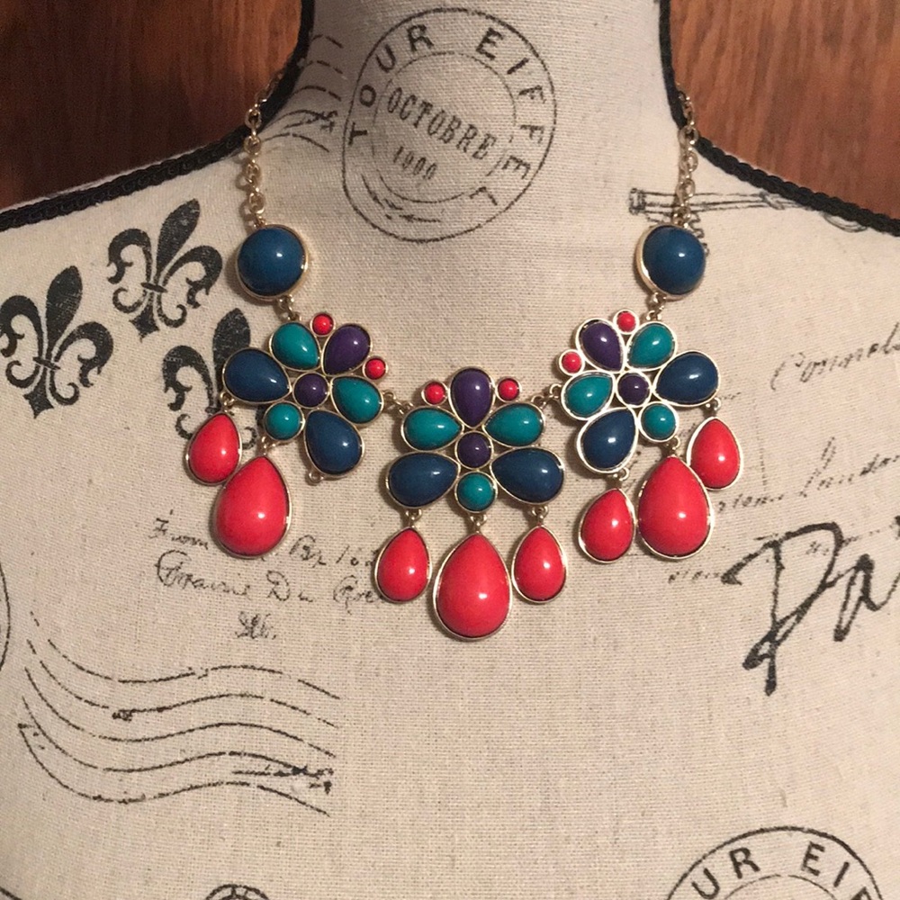 Statement necklaces - Picture 3 of 3
